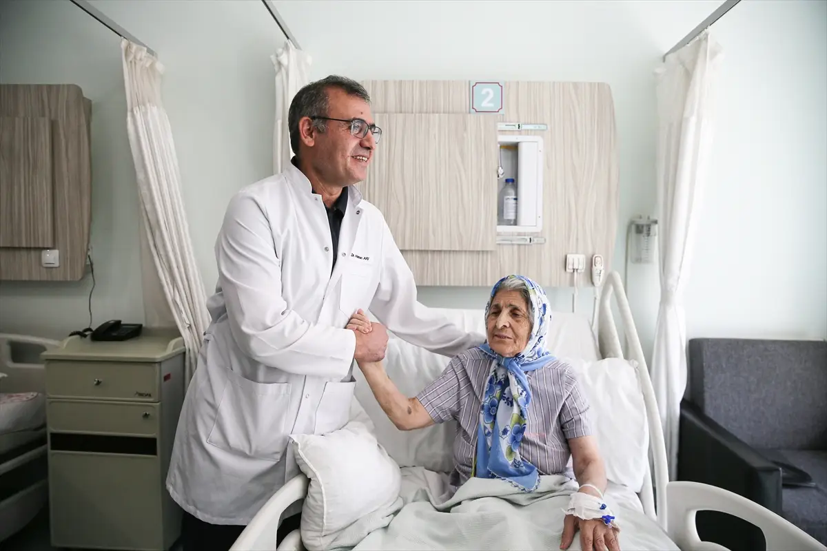 Prof. Dr. Hasan Arı: TAVI yöntemiyle Türkiye'de bir ilk başarıldı