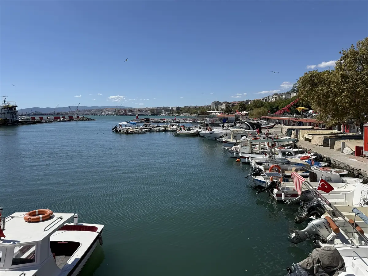 Tekirdağ'da poyraz deniz ulaşımını aksatıyor: Bekleyiş sürüyor