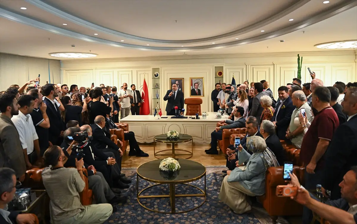 Dündar Ziya Gültekin: Üsküdar'ı sokaktan yöneteceğiz
