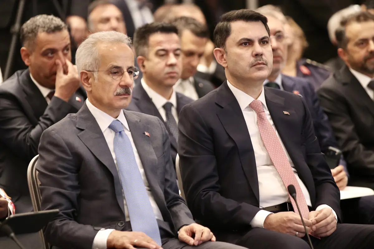 Bakan Uraloğlu: Yeşil limanlar ve denizcilikte dönüşüm öncelik