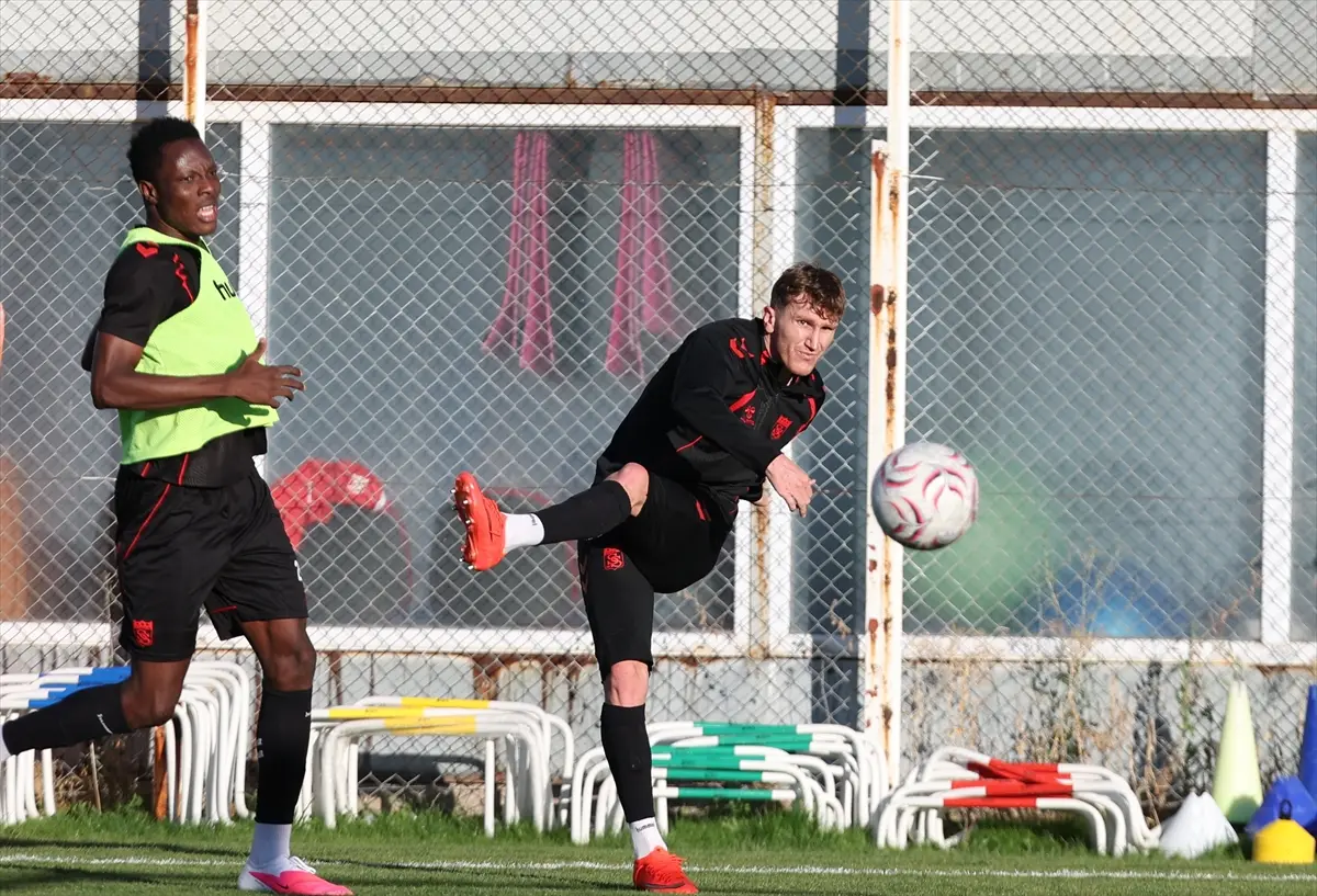 Sivasspor: Muğlaspor maçı hazırlıkları tüm hızıyla sürüyor