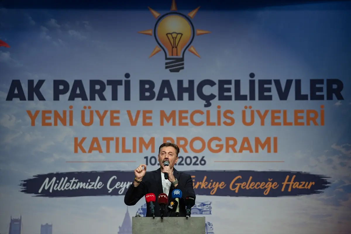 Bahçelievler'de 3 CHP'li Meclis Üyesi AK Parti'ye Katıldı