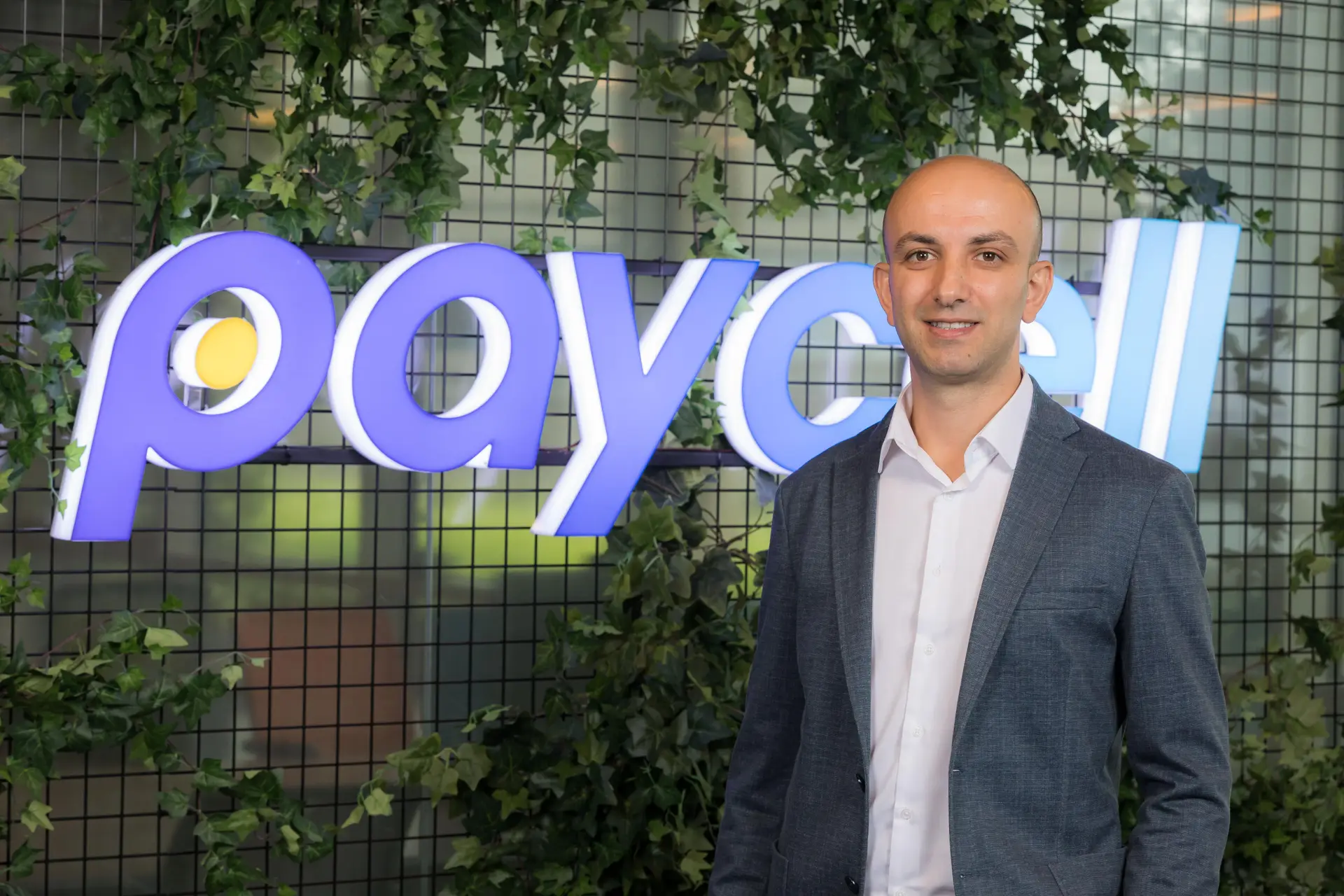 Paycell: Temassız ödeme çözümlerine Sticker Kart eklendi