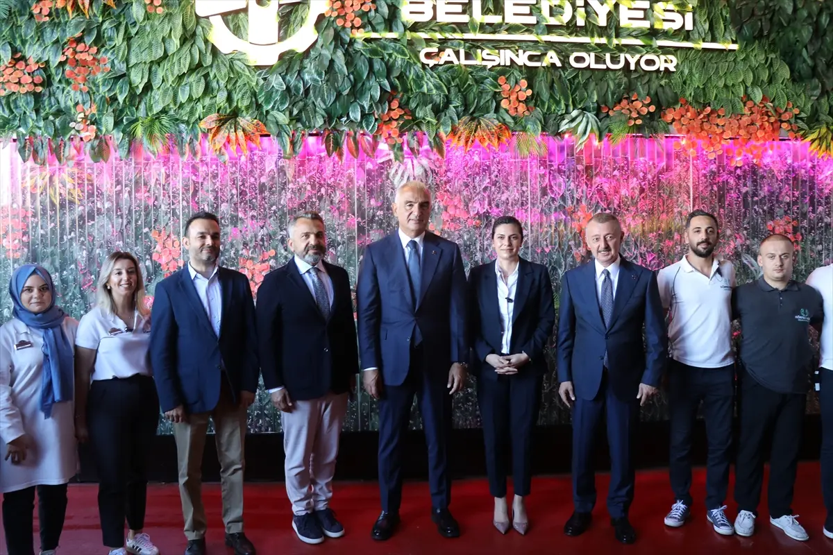 Bakan Ersoy Kocaeli'de: Kültür ve turizm yatırımlarını inceledi