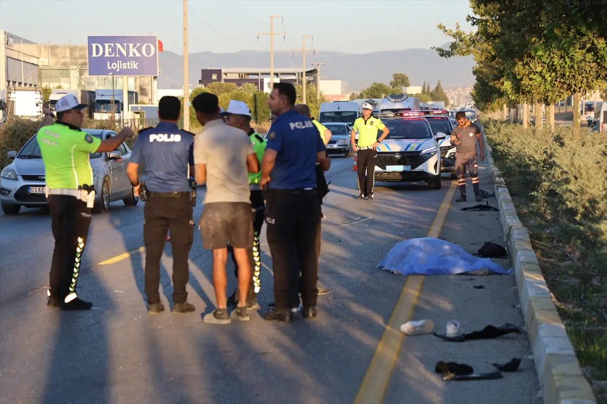 Denizli'de otomobilin çarptığı motosiklet sürücüsü öldü