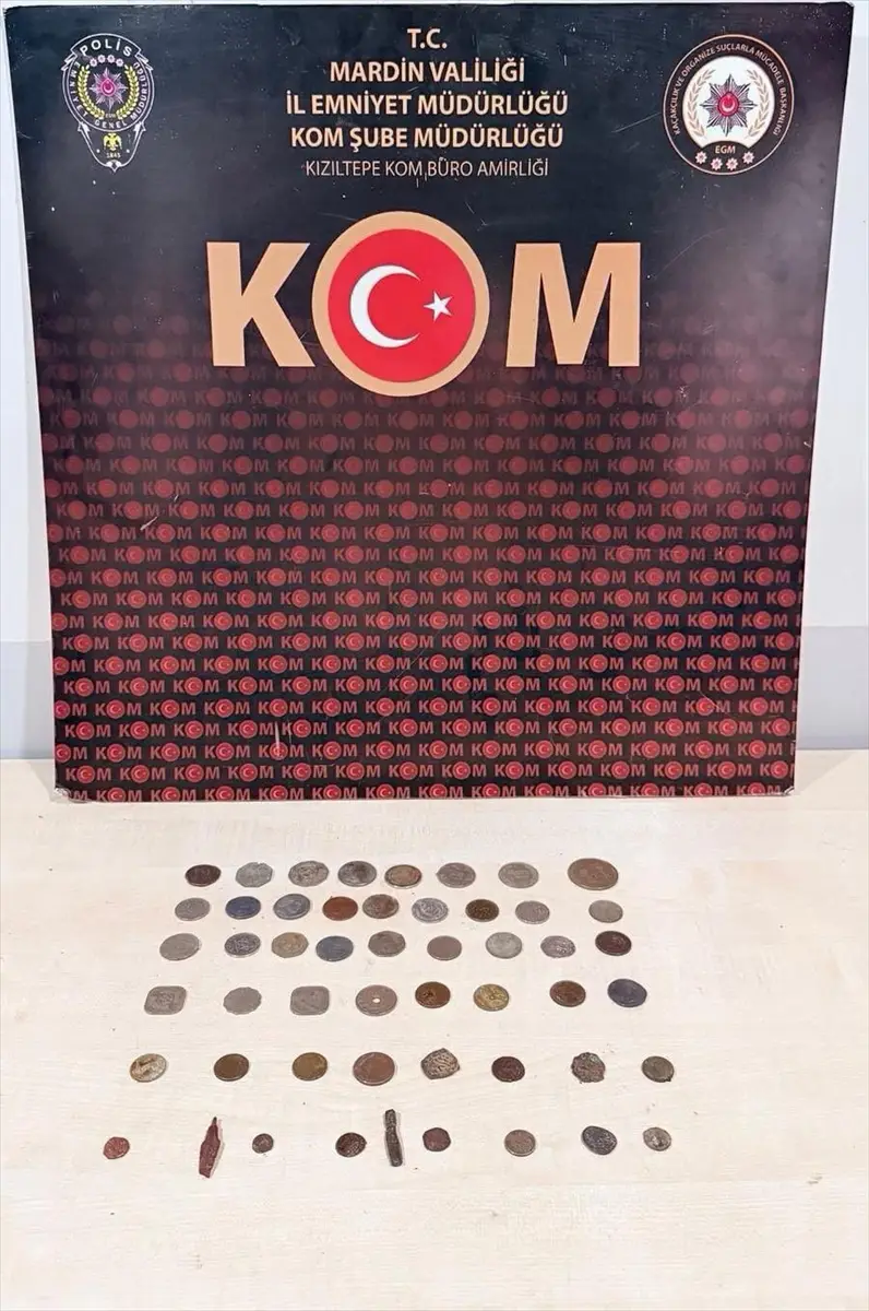 Mardin'de tarihi eser operasyonu: 48 sikke ele geçirildi
