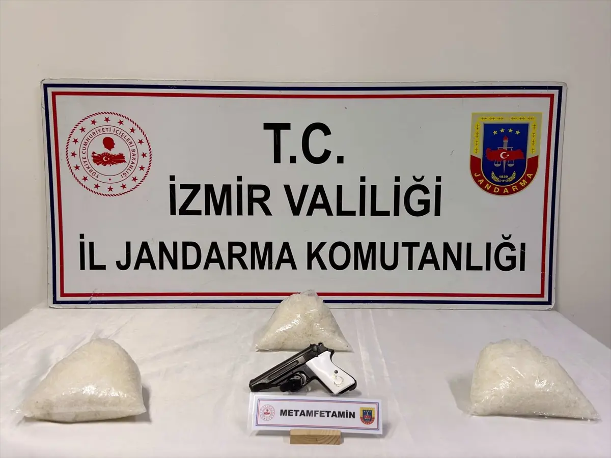 İzmir Bayındır'da uyuşturucu operasyonu: 3 kg ele geçirildi