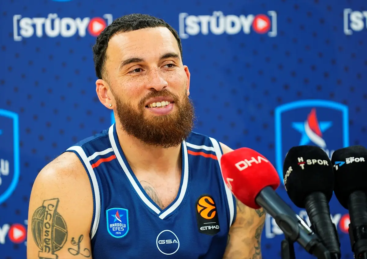 Mike James: Anadolu Efes'te heyecanlıyım, takım gelişmeli