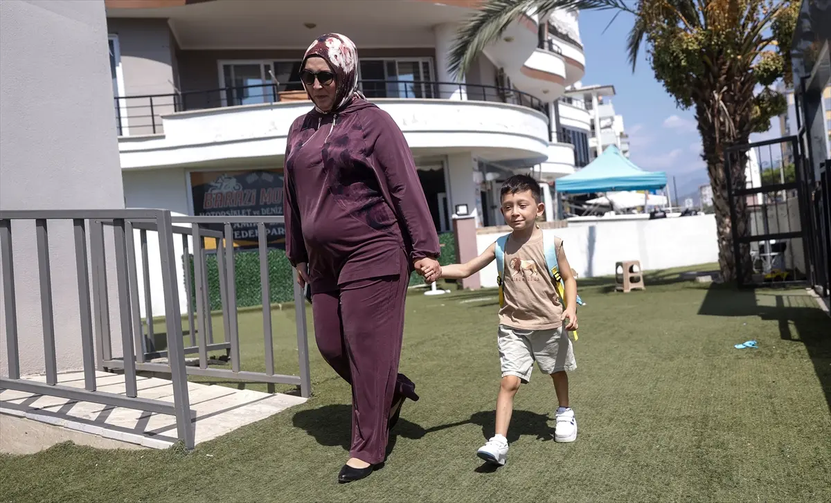 Okula başladığım için çok mutluyum, heyecanlıyım