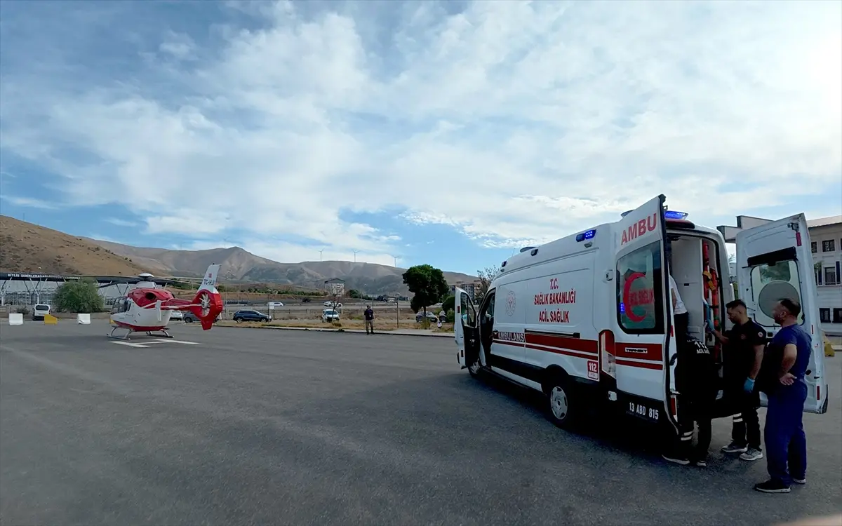 Bitlis'te kalp hastası bebek ambulans helikopterle Van'a sevk edildi