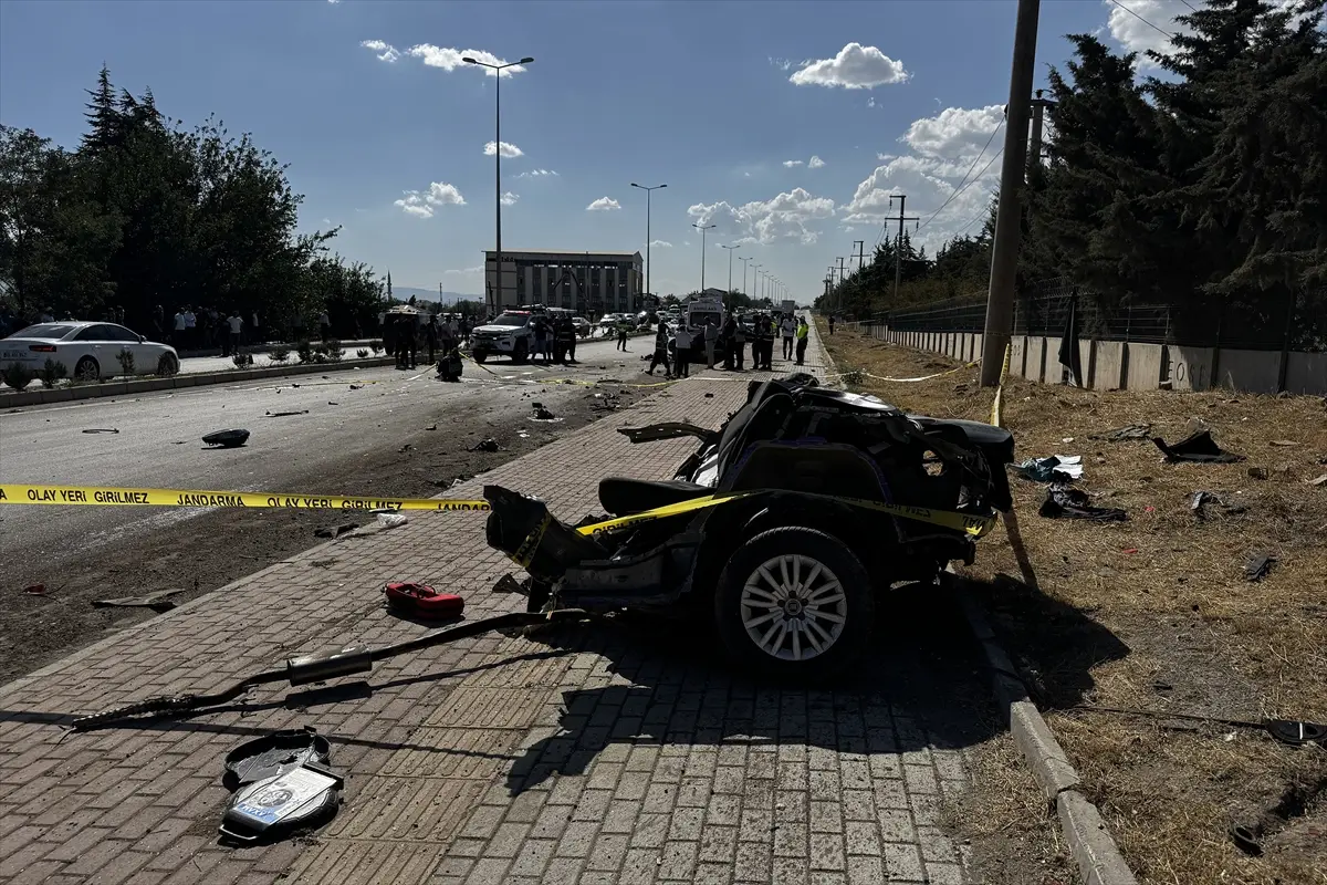 Elazığ'da İki Otomobil Çarpıştı: 2 Kişi Hayatını Kaybetti, 2 Yaralı