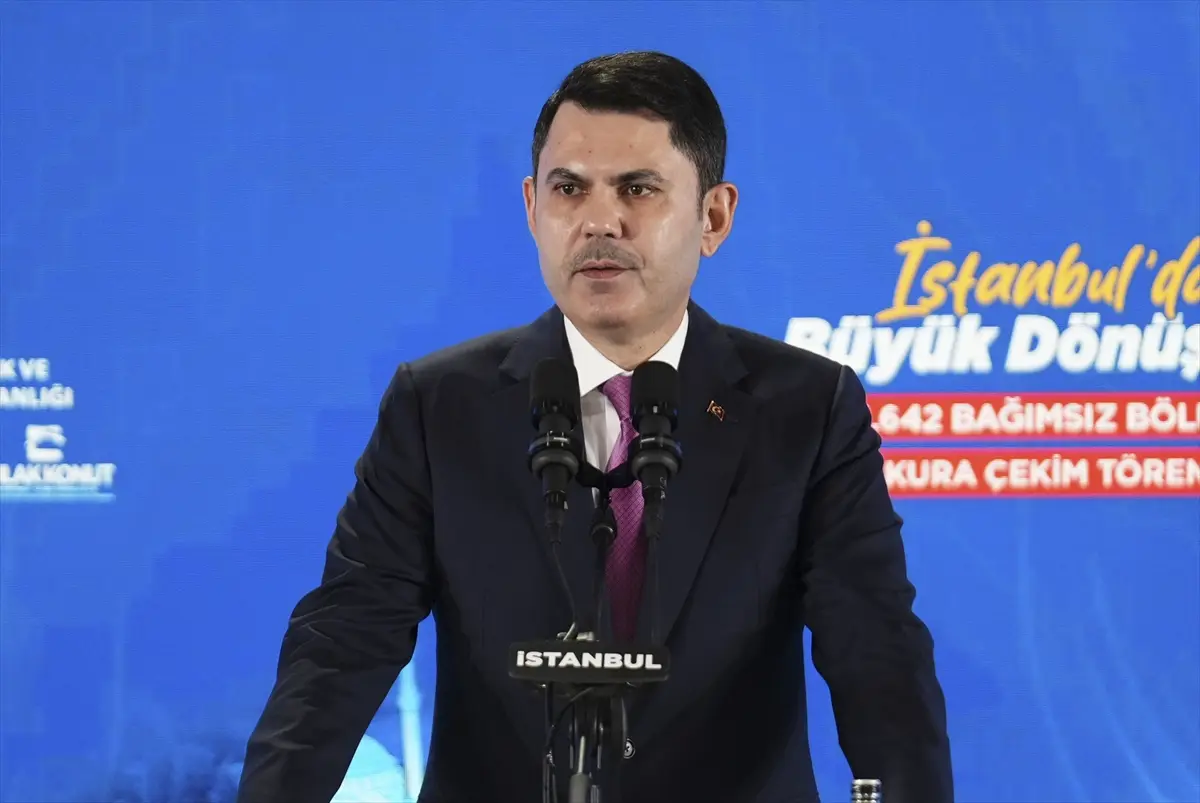 Bakan Kurum "İstanbul'da Büyük Dönüşüm 1642 Bağımsız Bölüm Kura Çekim Töreni"nde konuştu: