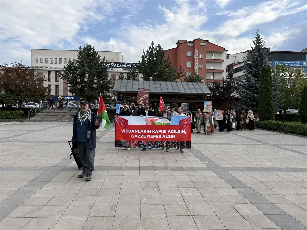 Erzurum'da sağlıkçılar: Gazze için 149. hafta yürüyüşü