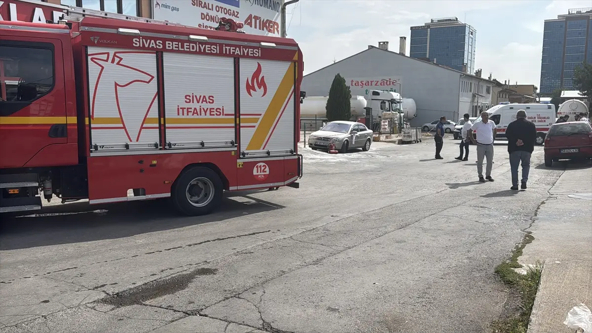 Sivas'ta iş yerinde gaz parlaması: 4 kişi yaralandı