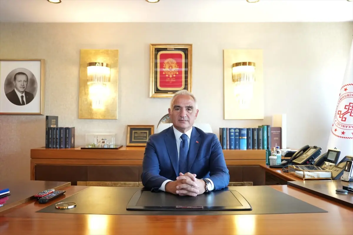 Bakan Ersoy: Türkiye Sinema Festivali biletleri 90 lira