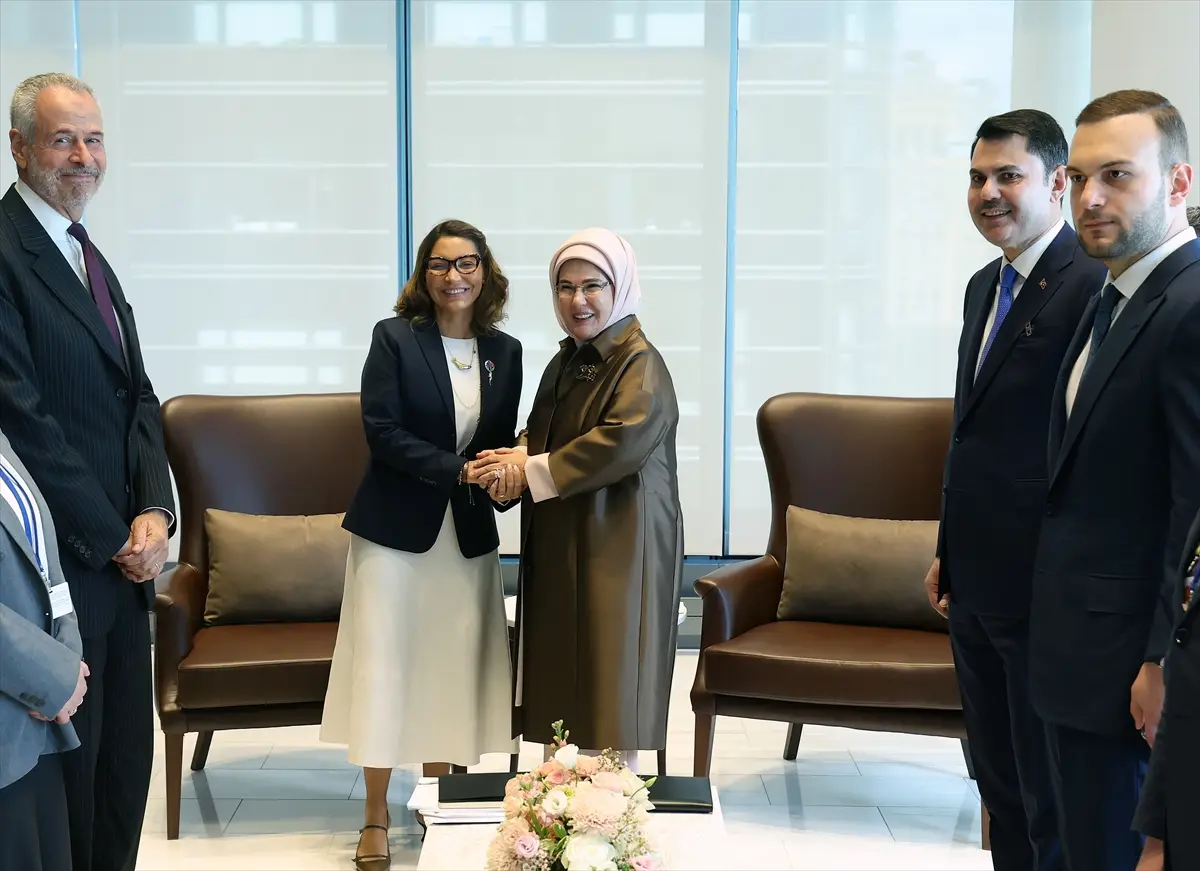 Emine Erdoğan: Brezilya'nın eşiyle iklim krizi görüşüldü