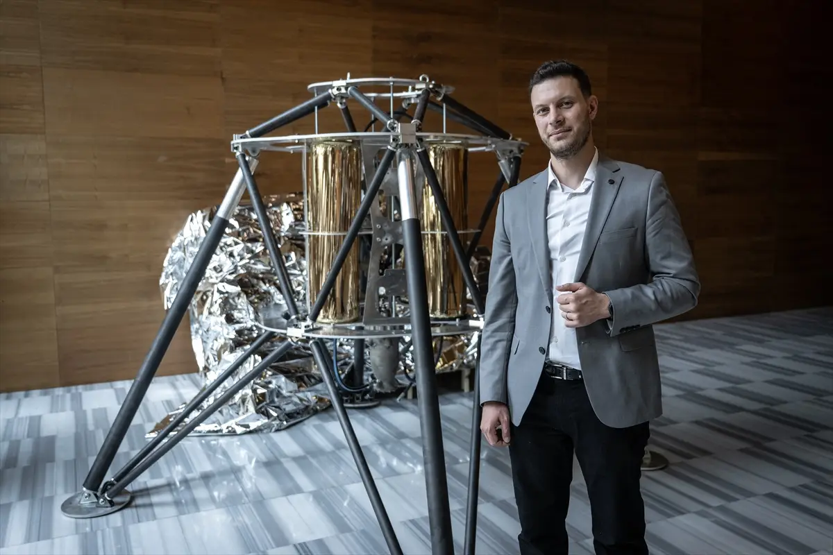 Emre Aklan: Ay'a dikey iniş test aracı prototipi tamamlandı