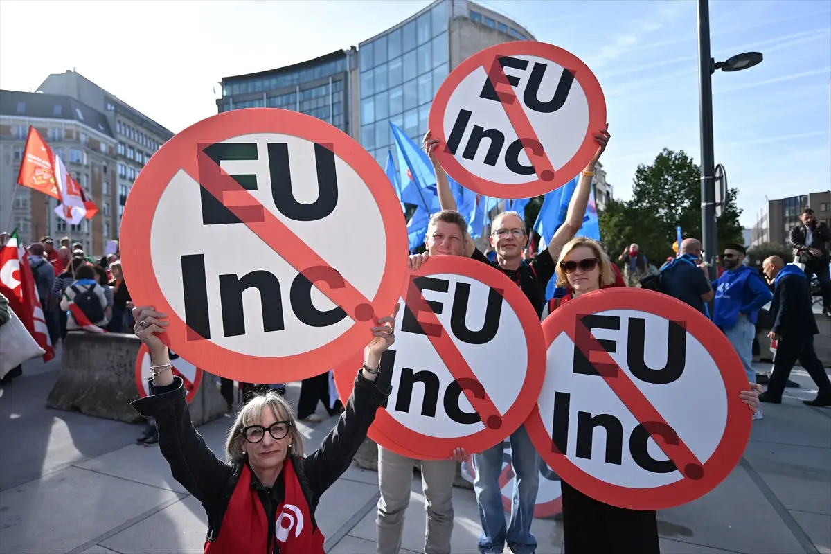 Avrupa sendikaları 'EU Inc.' teklifini Brüksel'de protesto etti