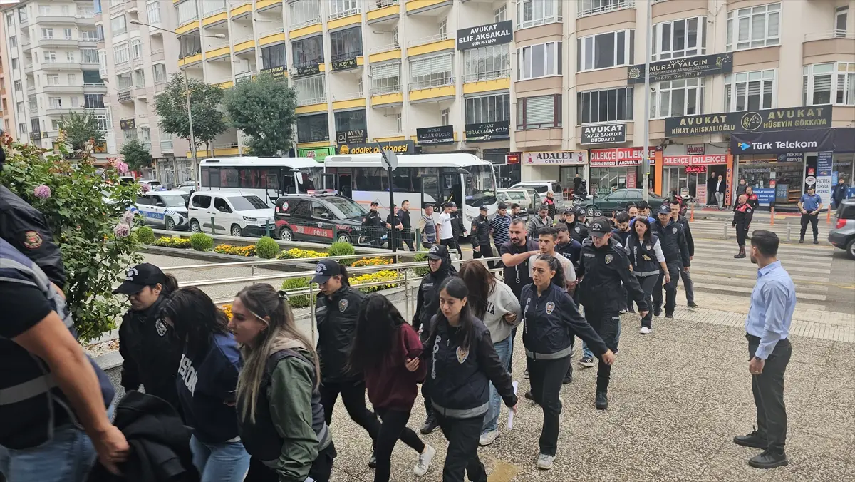 Çorum merkezli dolandırıcılık operasyonu: 15 zanlı tutuklandı