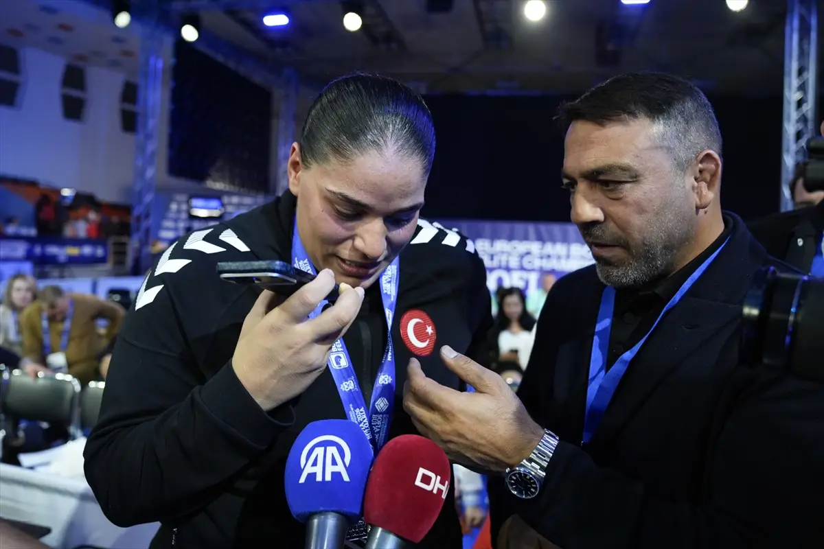 Cumhurbaşkanı Erdoğan: Milli boksör Havvanur'u tebrik etti