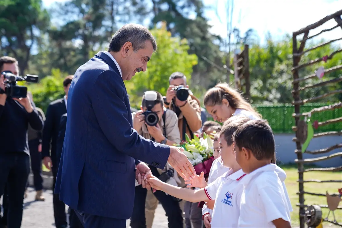 Bakan Tekin: Geleneksel oyunlarla değerlerimizi aktarabiliriz