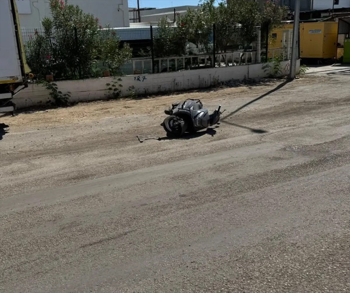 Manavgat'ta motosiklet kazası: Genç sürücü yaşamını yitirdi