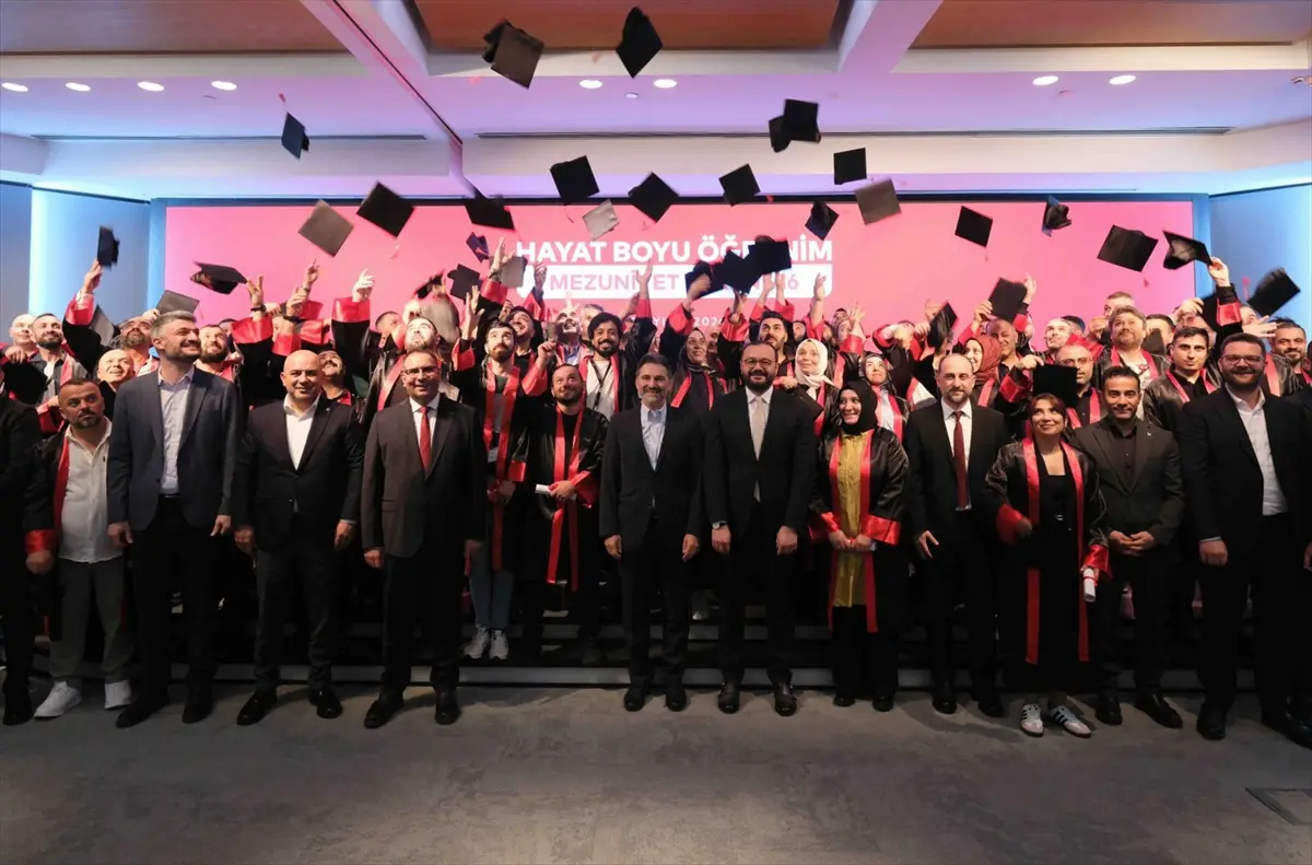 THY Başkanı Şeker: Çalışanlar diploma programını tamamladı