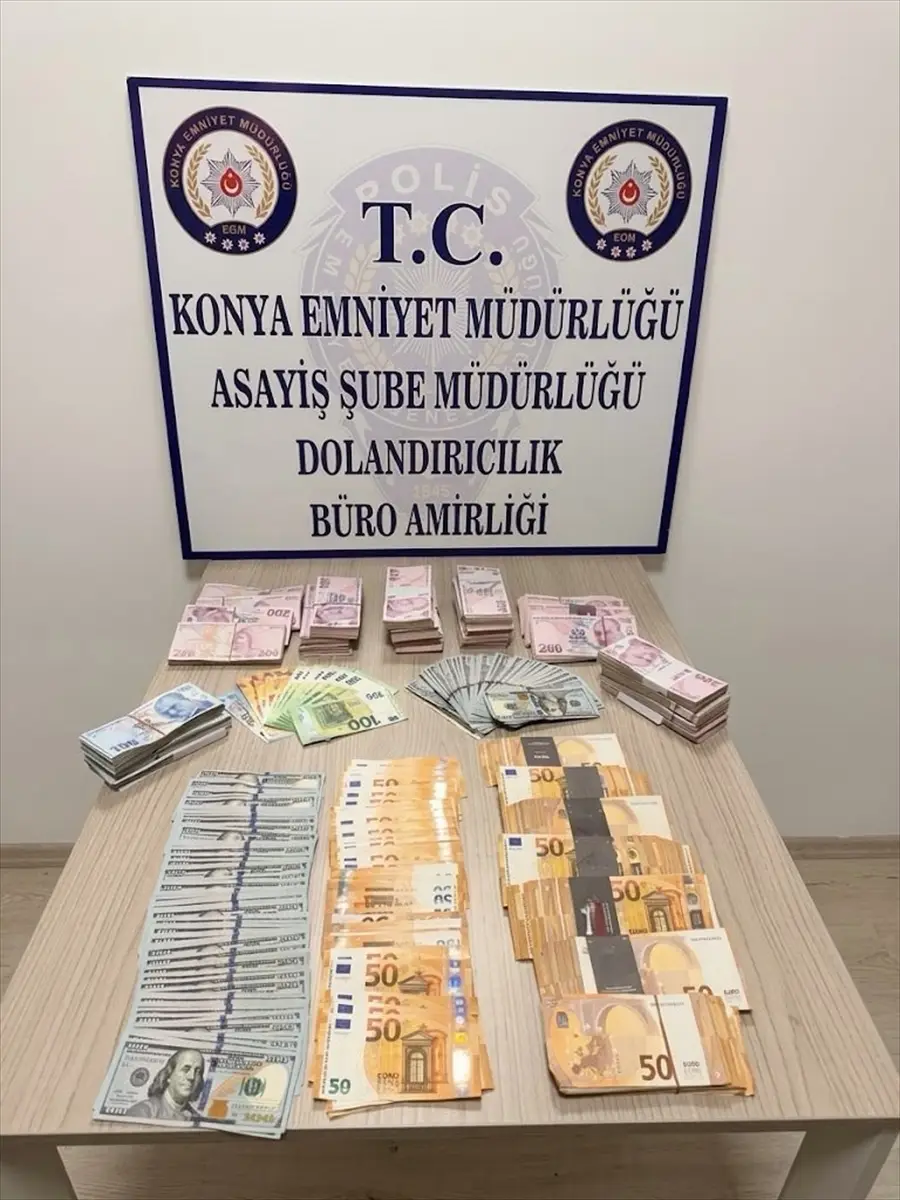 Kendini polis tanıtan 2 dolandırıcı tutuklandı