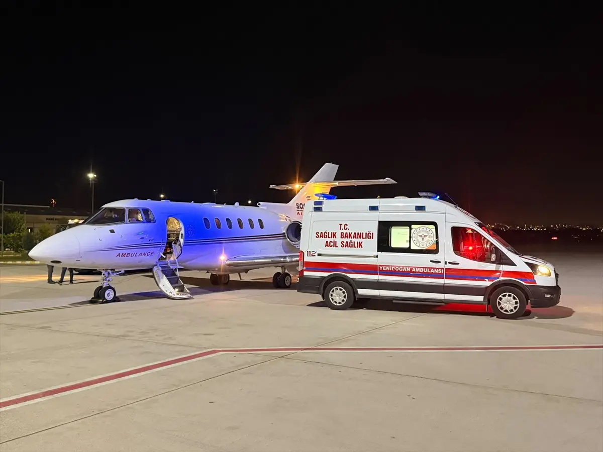 Aort Hiperplazisi Olan Bebek Ambulans Uçakla Konya'ya Sevk Edildi