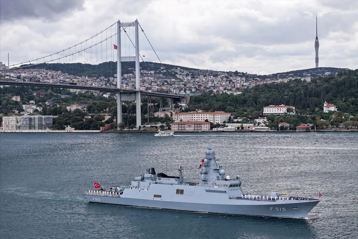Preveze Deniz Zaferi kapsamında İstanbul Boğazı'ndan geçiş yapıldı