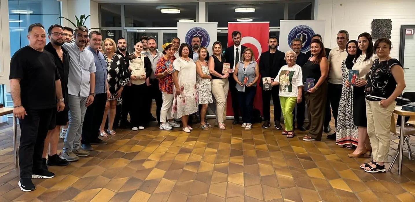Almanya'da Türk Kültürü Paneli: Bektaşilik ve Alevilik Ele Alındı