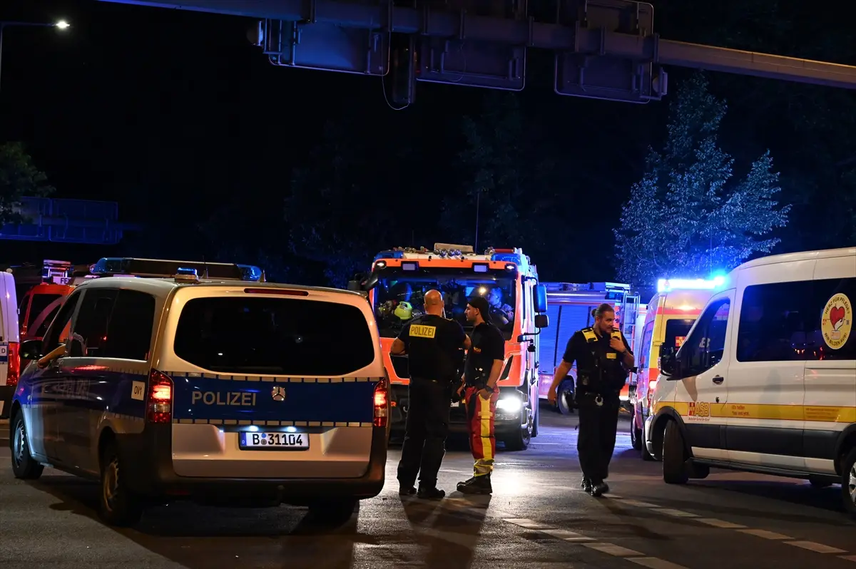 Berliner Polizei fahndet nach Abdul B. wegen Fahrzeugangriffs