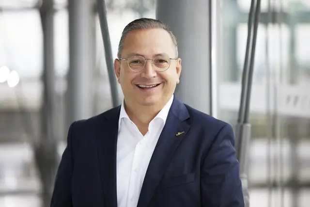 Köln/Bonn Havalimanı: Terminale ilk berber dükkânı açılıyor