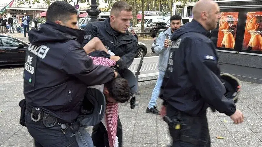 Berlin'de Filistin protestosuna polis müdahalesi: 2 gözaltı