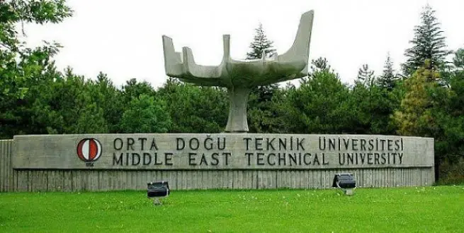 Akademideki ihraçlar eğitimi felç ediyor