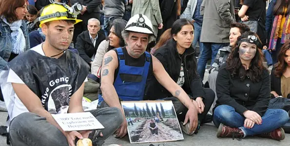 Berlin'de ''Soma'' faciası protesto edildi