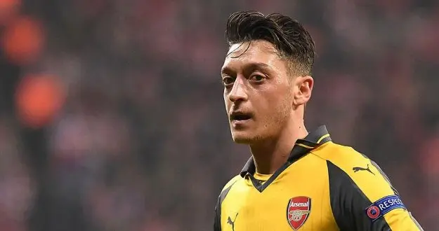 Mesut Özil'den ayrılık sinyali