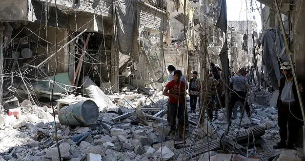 Rus uçakları Halep'te yerleşim yerini vurdu: 10 ölü, 18 yaralı