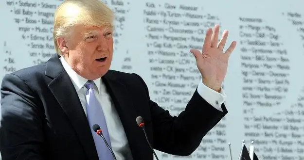 Trump başkan seçildi yeşil kartını attı