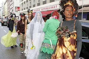 Türklerin caddesinde defile