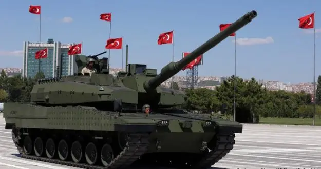 Altay tankında siyasi düğüm