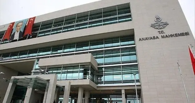 CHP'nin OHAL kanunlarına ilişkin iptal başvurularına ret