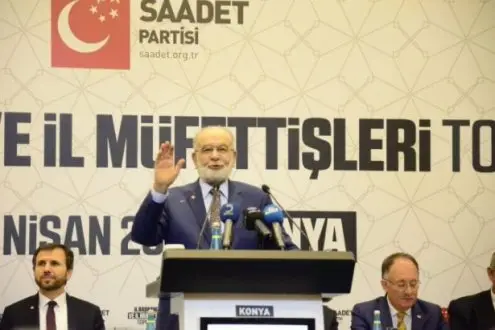 Karamollaoğlu: Papağanlar ülkesi olduk, kendinize gelin