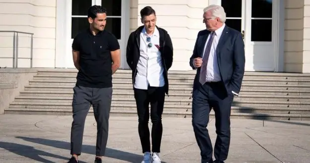 Steinmeier'den Özil ve Gündoğan'a destek çağrısı