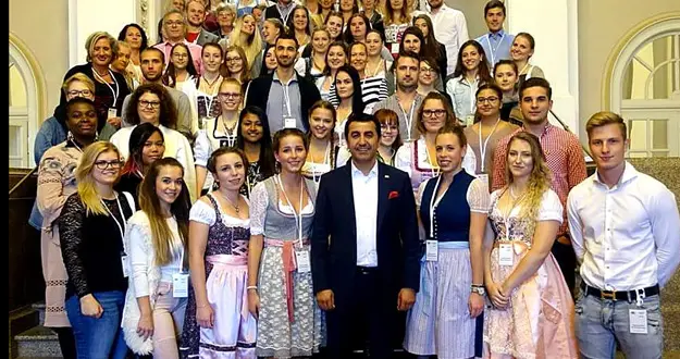 Bavyera Milletvekili Arif Taşdelen’i 100 genç ziyaret etti