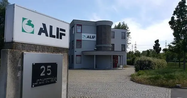 Cami kapatma kararı iptal