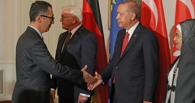 Cem Özdemir Erdoğan'a baskının artırılmasını istiyor
