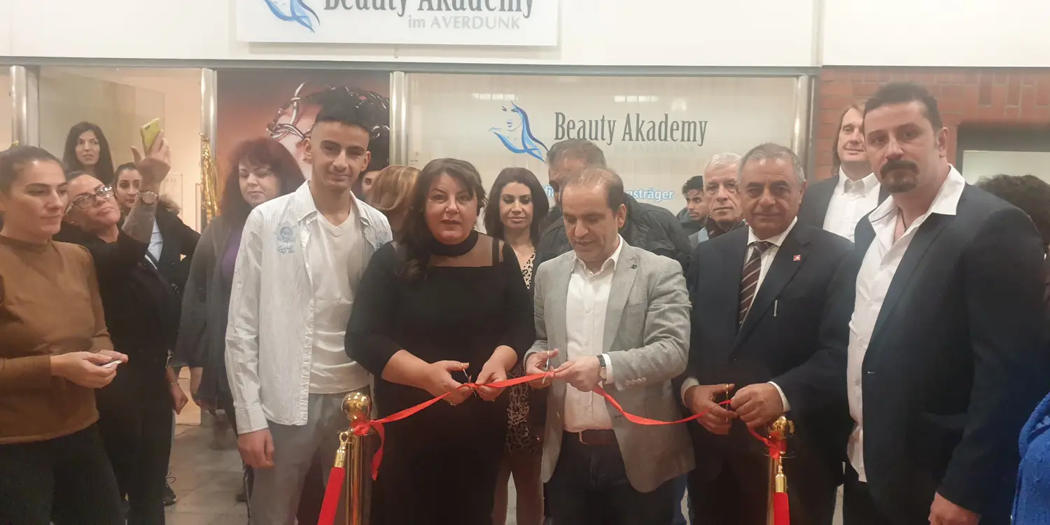 Duisburg`ta Güzellik Akademisi açıldı