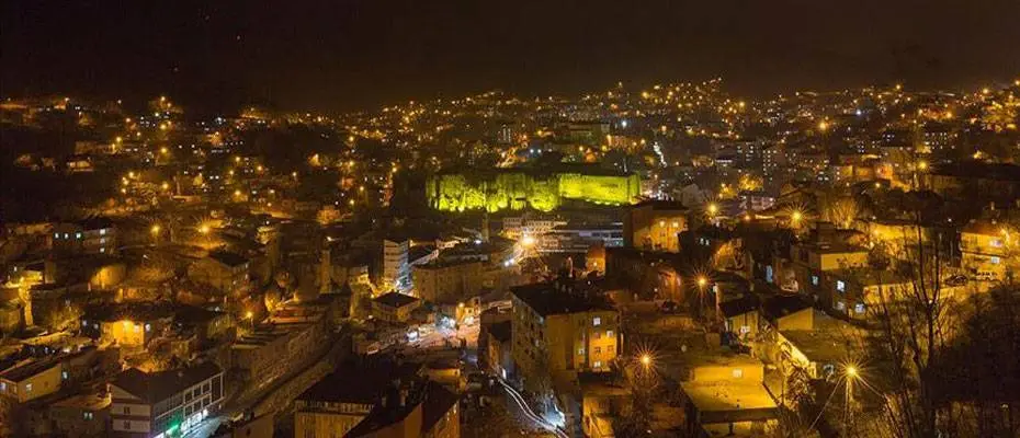 Bitlis Kalesi'ni ışıklandırma çalışması tamamlandı