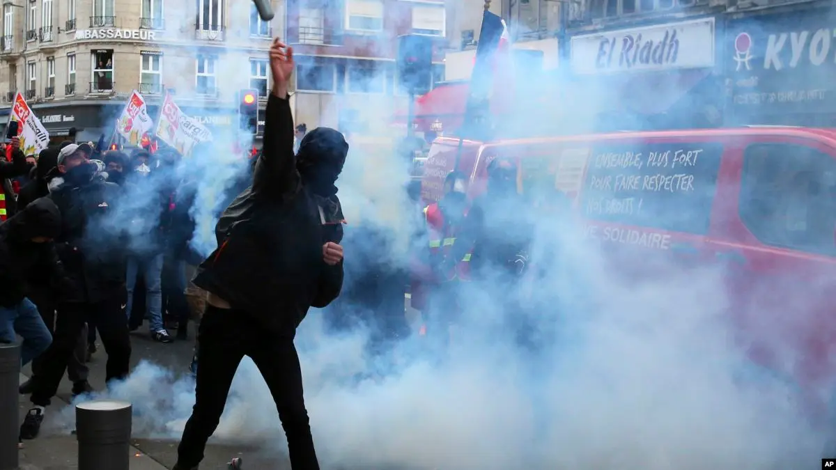 Fransa'da Sakat Bırakan El Bombası Yasaklandı